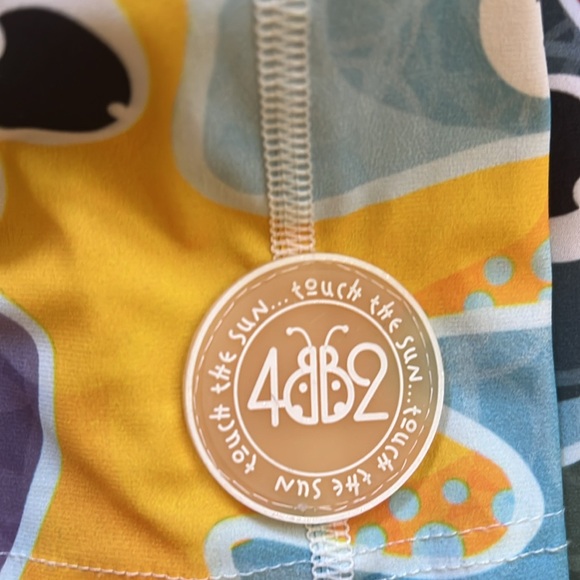 4BB2 unisex rash guard one-piece size 4-6 years - Picture 5 of 6